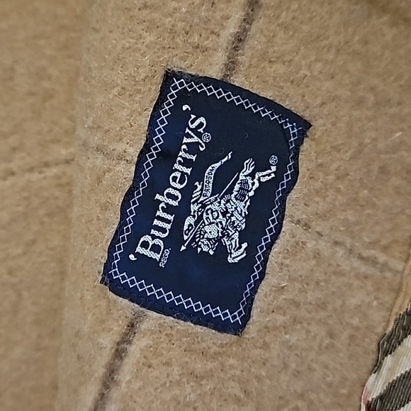 ❣️Burberrys Blanket❣️ - Picture 4 of 9